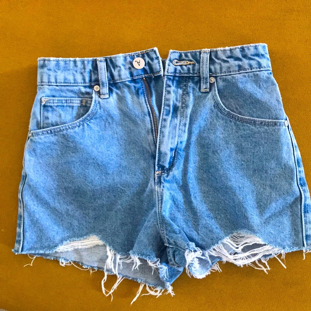 Abrand relaxed jean shorts size 6